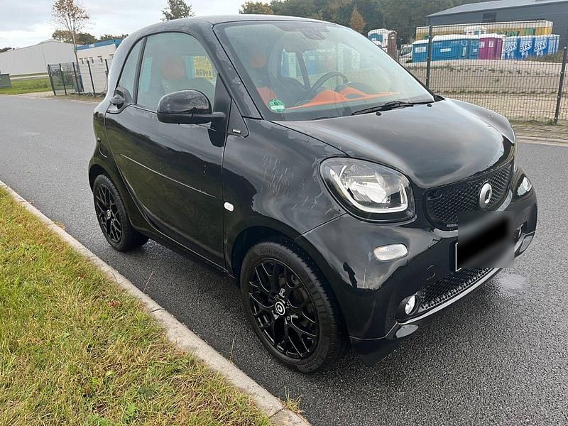 Schwarz Gebraucht 2015 Smart ForTwo Coupé Passion Coupé | 9.800 € (Guter Preis) - Bild 1/4