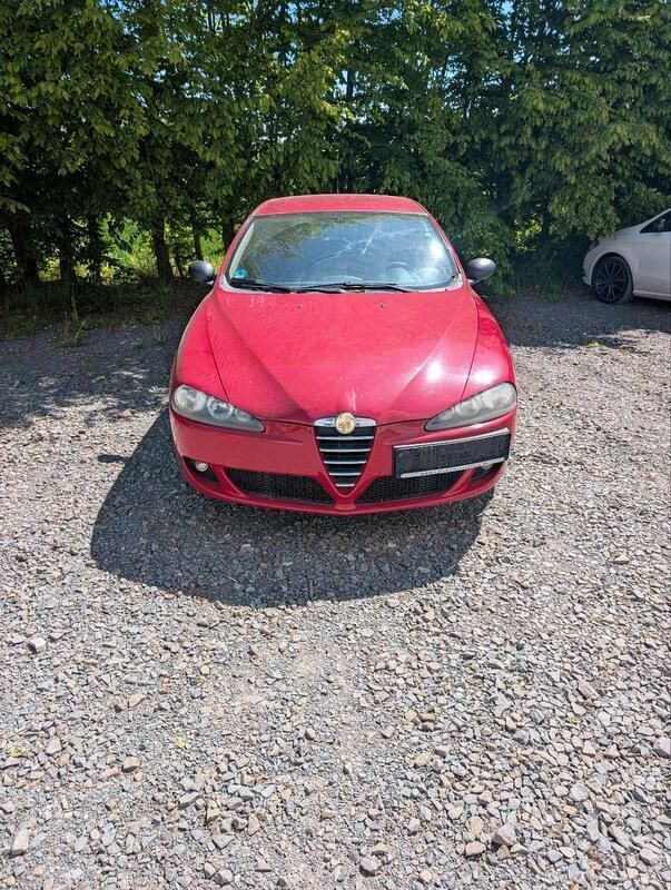 Rot Gebraucht 2005 Alfa Romeo 147 Kleinwagen | 600 € (Superpreis) - Bild 1/4
