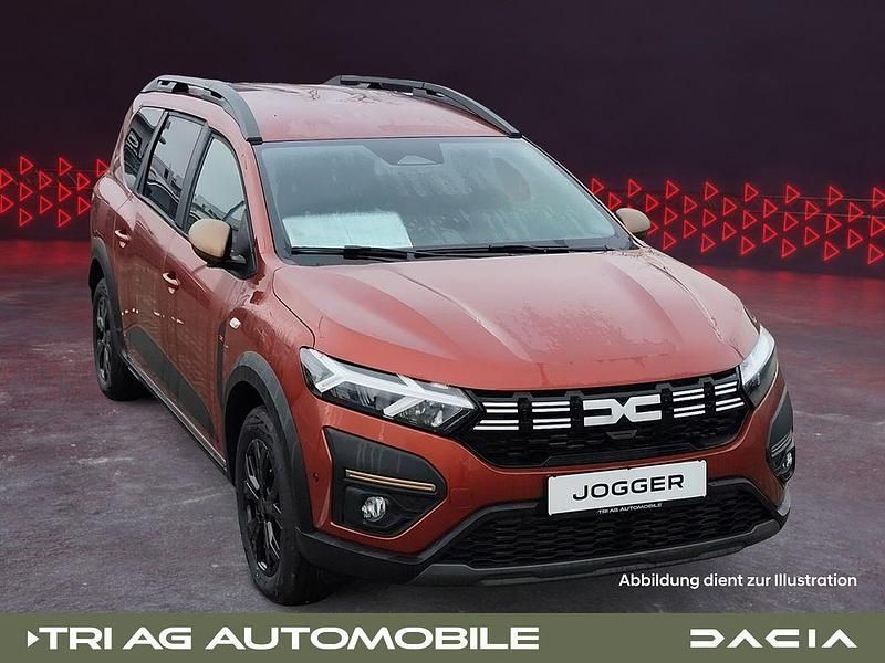 Braun Gebraucht 2025 Dacia Jogger Extreme Van / Kleinbus | 27.670 € (Etwas zu teuer) - Bild 1/4