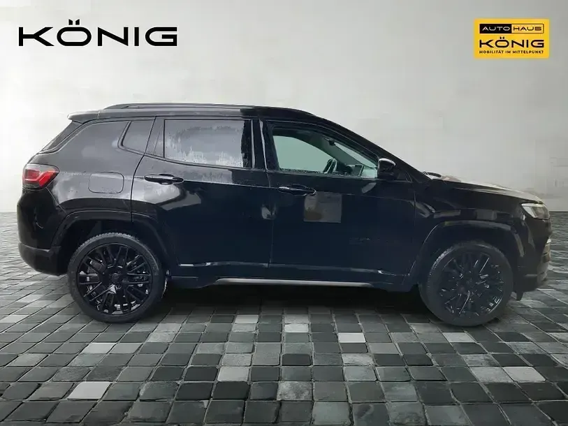 Second-hand Jeep Compass 131 CP (96 kW) 2024 Negru SUV
