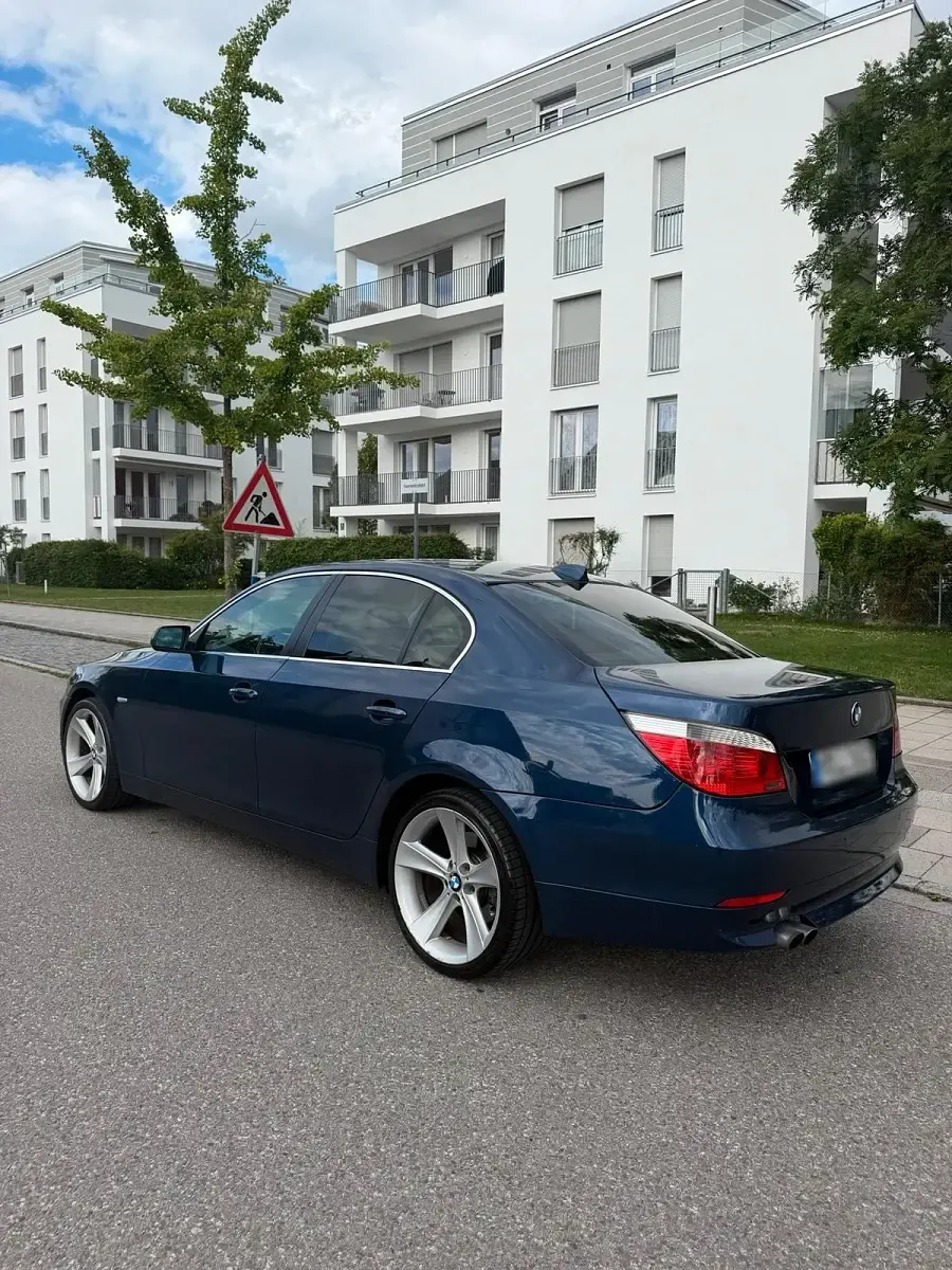 Gebraucht BMW 525 192 PS (141 kW) 2005 Blau Limousine