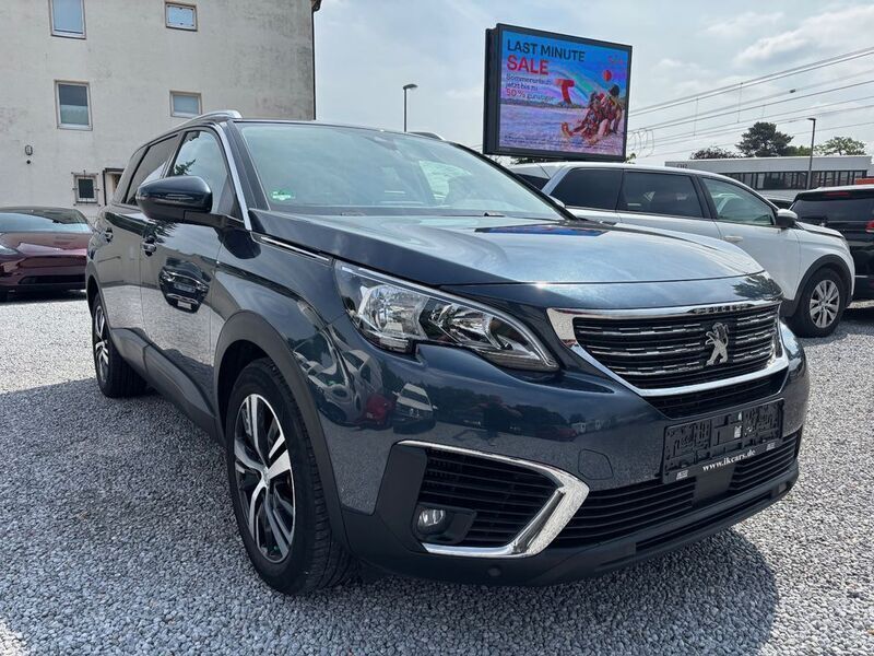 Blau Gebraucht 2018 Peugeot 5008 Van / Kleinbus | 17.500 € (Guter Preis) - Bild 1/4