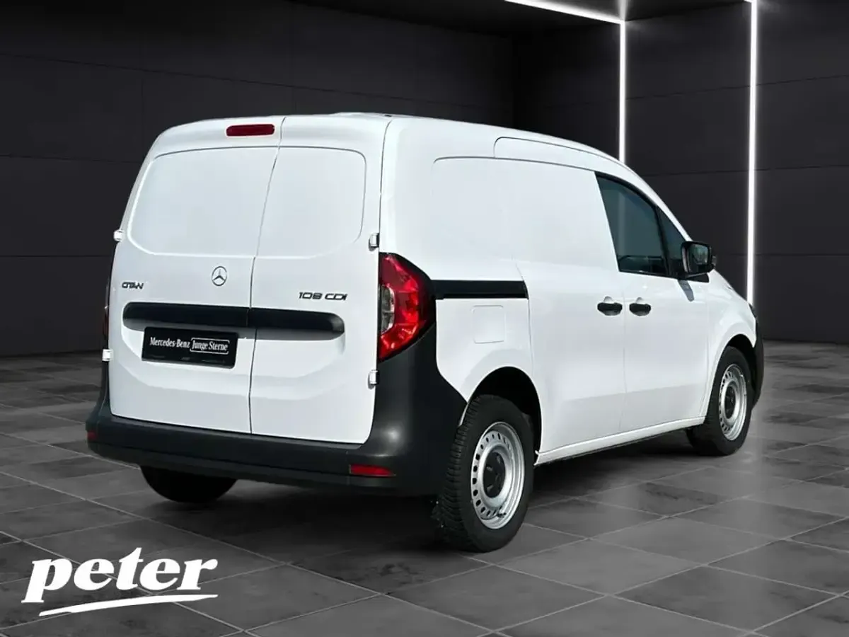 Gebraucht Mercedes Citan 108 75 PS (55 kW) 2024 Arktikweiß Van / Kleinbus
