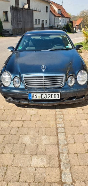 Schwarz Gebraucht 2000 Mercedes CLK200 Elegance Coupé | 1.500 € (Superpreis) - Bild 1/4