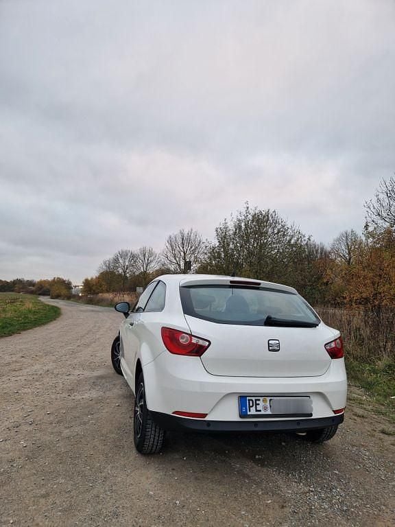 Gebraucht Seat Ibiza SC 60 PS (44 kW) 2010 Weiß Kleinwagen