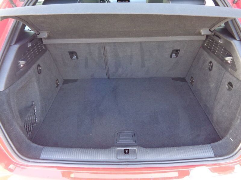 Gebraucht Audi A3 S-Line 110 PS (80 kW) 2015 Rot Limousine