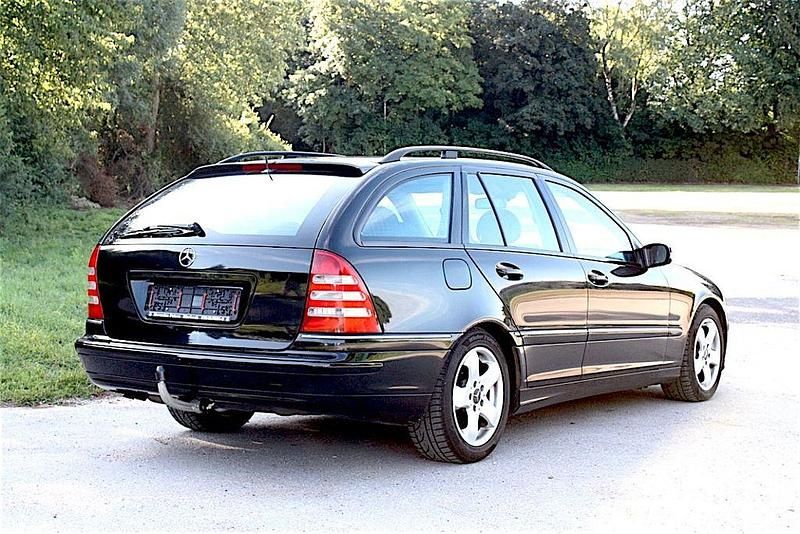 Gebraucht Mercedes C320 Avantgarde 218 PS (160 kW) 2004 Schwarz Kombi