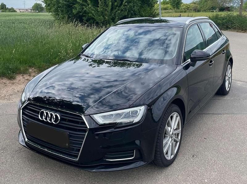 Schwarz Gebraucht 2019 Audi A3 Comfort Limousine | 14.150 € (Guter Preis) - Bild 1/4