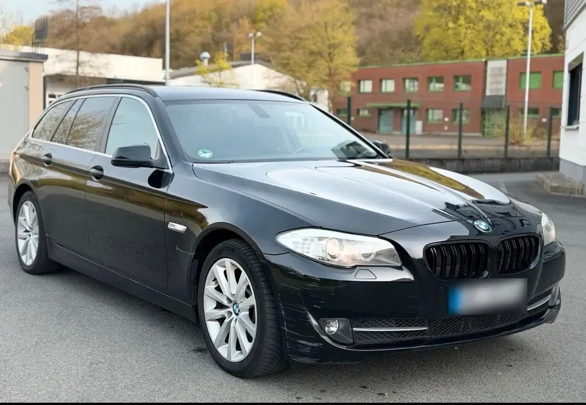 Second-hand BMW 530 258 CP (189 kW) 2011 Negru Break