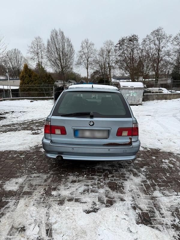 Gebraucht BMW 530 193 PS (141 kW) 2002 Kombi