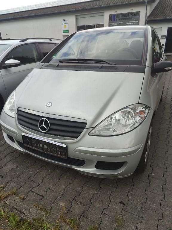 Silber Gebraucht 2006 Mercedes A150 Avantgarde Van / Kleinbus | 2.390 € (Fairer Preis) - Bild 1/4