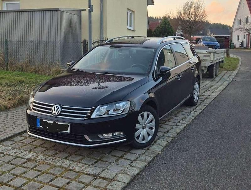 Schwarz Gebraucht 2014 VW Passat Comfortline Kombi | 7.900 € (Fairer Preis) - Bild 1/4