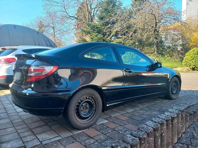 Gebraucht Mercedes C180 143 PS (105 kW) 2007 Schwarz Coupé