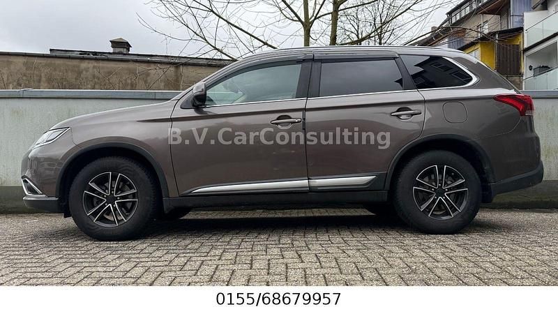Gebraucht Mitsubishi Outlander Edition 150 PS (110 kW) 2017 Braun SUV