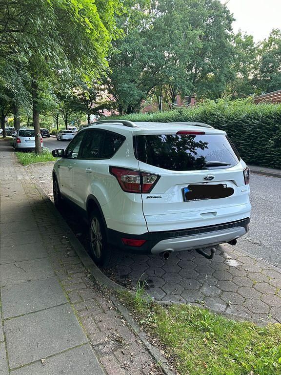 Gebraucht Ford Kuga 182 PS (133 kW) 2017 Weiß SUV