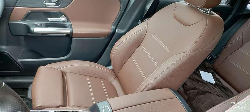 Second-hand Mercedes GLA250 AMG 218 CP (160 kW) 2021 Negru SUV