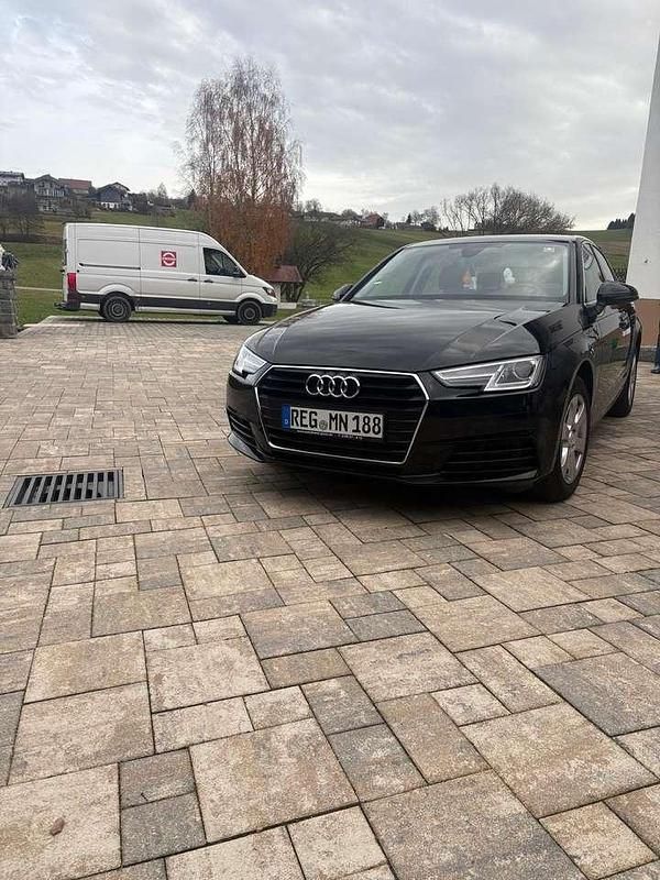 Gebraucht Audi A4 Basis 150 PS (110 kW) 2019 Schwarz Limousine