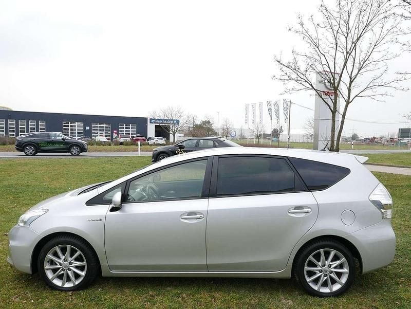 Silber Gebraucht 2014 Toyota Prius+ Life Van / Kleinbus | 17.350 € (Etwas zu teuer) - Bild 1/4
