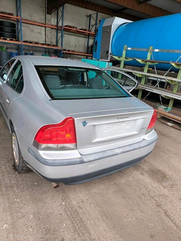 Gebraucht Volvo S60 140 PS (102 kW) 2001 Silber Limousine