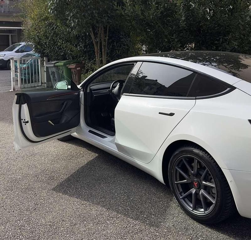 Gebraucht Tesla Model 3 366 kW (498 PS) 2022 Weiß Limousine