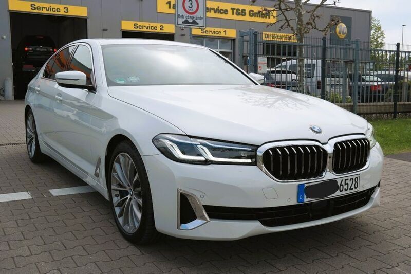 Weiß Gebraucht 2020 BMW 540 Luxury Line Limousine | 48.990 € (Teuer) - Bild 1/4
