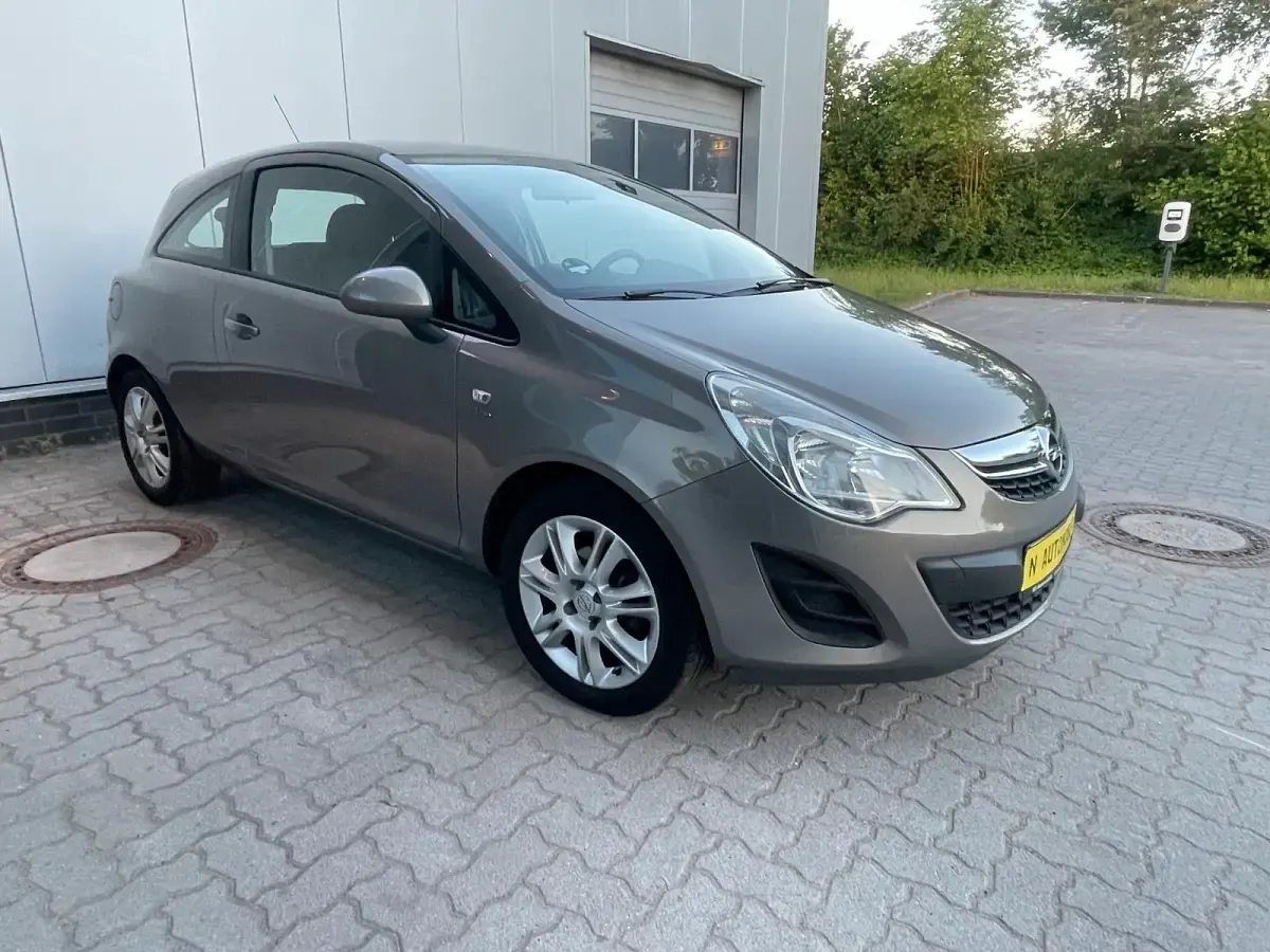 Gebraucht Opel Corsa 70 PS (51 kW) 2013 Grau Kleinwagen