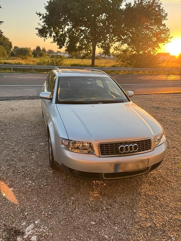 Silber Gebraucht 2002 Audi A4 Kombi | 1.800 € (Superpreis) - Bild 1/4