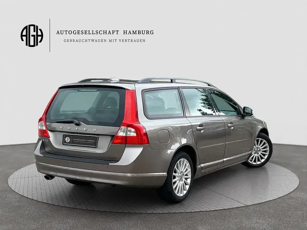 Gebraucht Volvo V70 Momentum 145 PS (106 kW) 2008 Grau Kombi