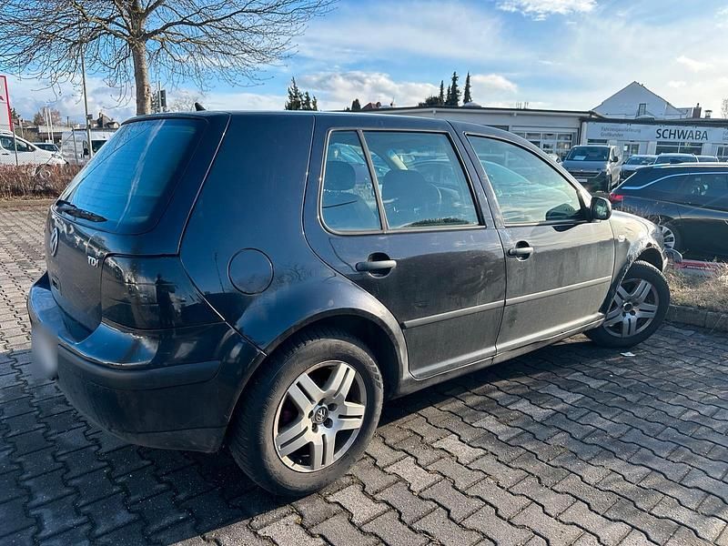 Gebraucht VW Golf IV 101 PS (74 kW) 2002 Schwarz Kleinwagen
