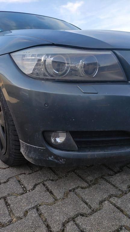 Gebraucht BMW 318 143 PS (105 kW) 2010 Grau Kombi