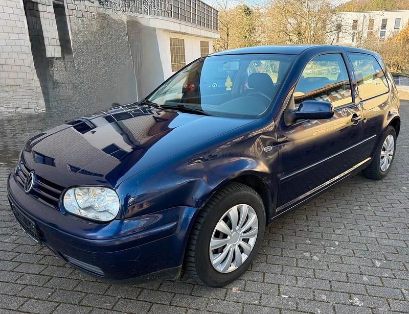 Gebraucht VW Golf IV Pacific 101 PS (74 kW) 2003 Blau Limousine