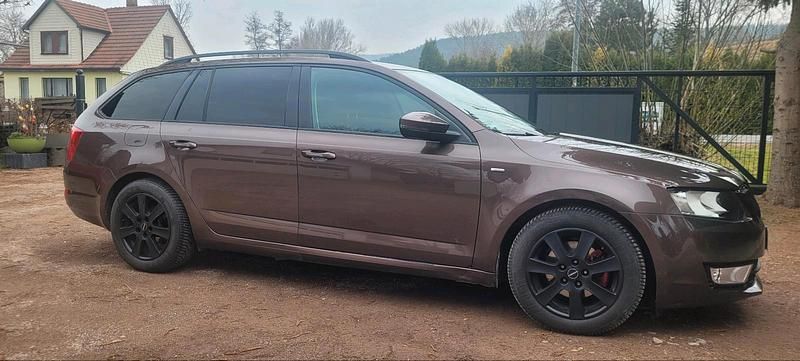Gebraucht Skoda Octavia 194 PS (142 kW) 2016 Braun Kleinwagen
