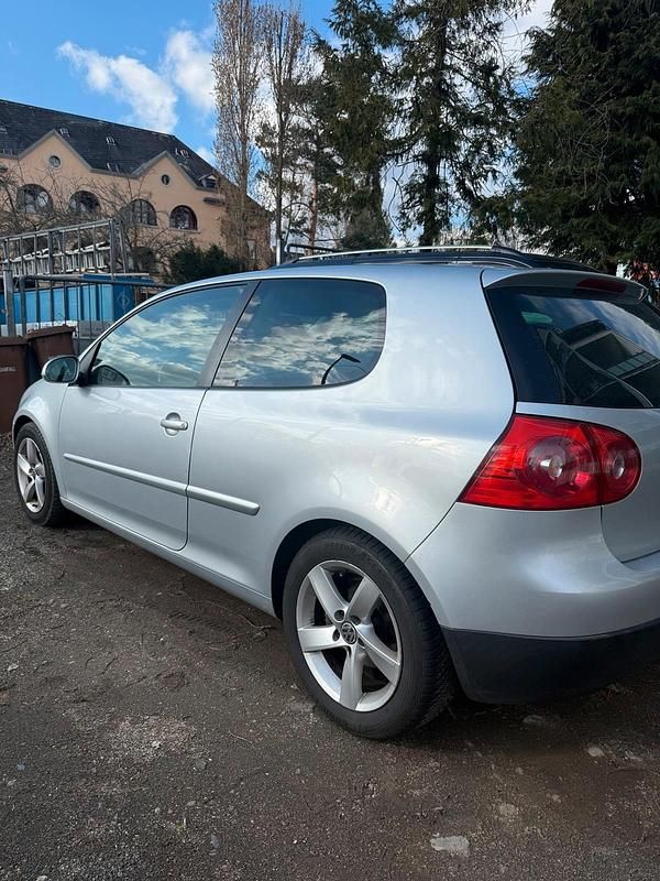 Gebraucht VW Golf V 150 PS (110 kW) 2004 Silber Kleinwagen