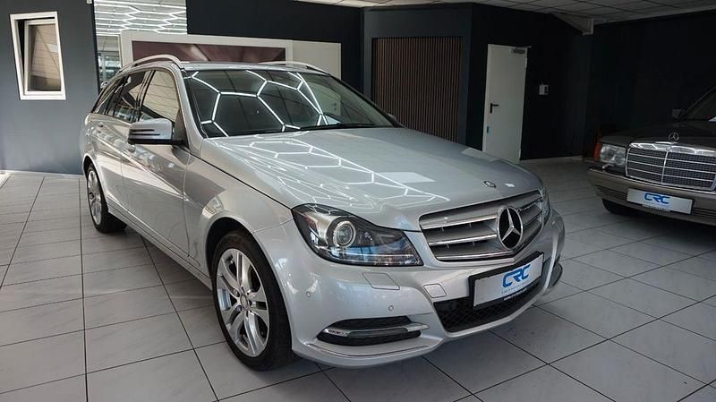Gebraucht Mercedes C250 204 PS (150 kW) 2014 Silber Limousine