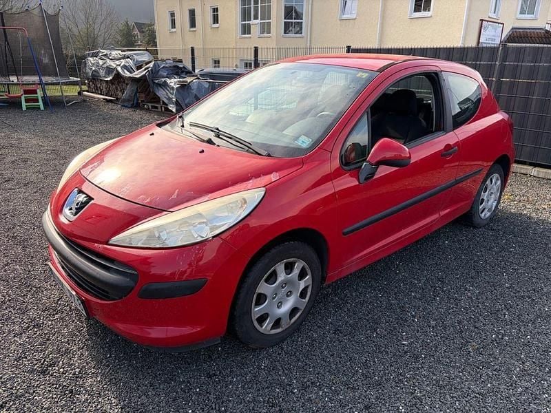 Gebraucht Peugeot 207 Filou 73 PS (53 kW) 2009 Rot Limousine