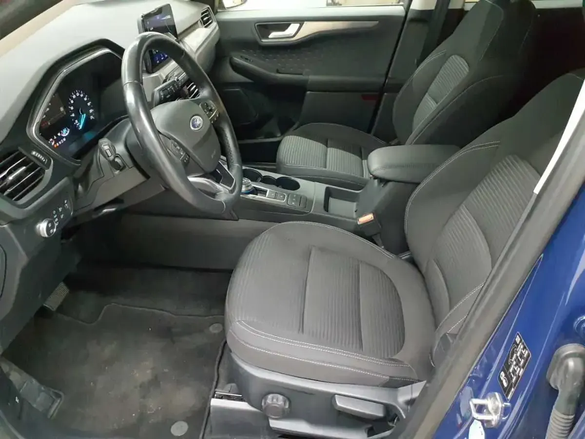 Używany Ford Kuga Titanium 190 KM (139 kW) 2020 Niebieski SUV