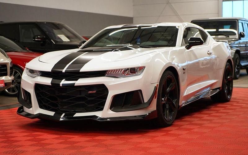 Weiß Gebraucht 2021 Chevrolet Camaro SS Coupé | 34.950 € (Superpreis) - Bild 1/4