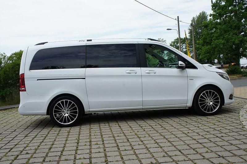 Gebraucht Mercedes V250 Exclusive 190 PS (139 kW) 2017 Weiß Van / Kleinbus