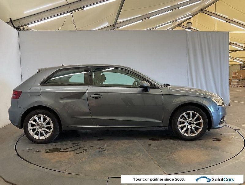 Gebraucht Audi A3 110 PS (80 kW) 2014 Grau Limousine