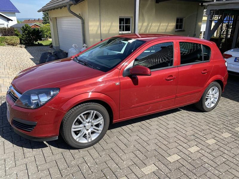Rot Gebraucht 2006 Opel Astra Edition Limousine | 6.490 € - Bild 1/4