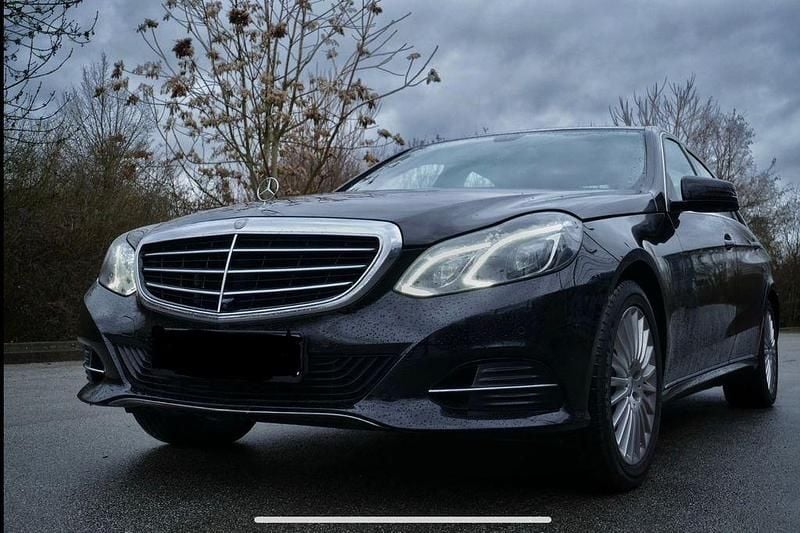 Gebraucht Mercedes E220 Elegance 170 PS (125 kW) 2013 Schwarz Limousine