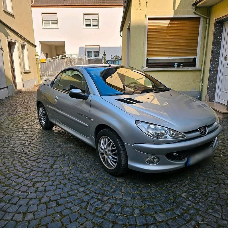 Gebraucht Peugeot 206 CC 109 PS (80 kW) 2005 Silber Cabrio