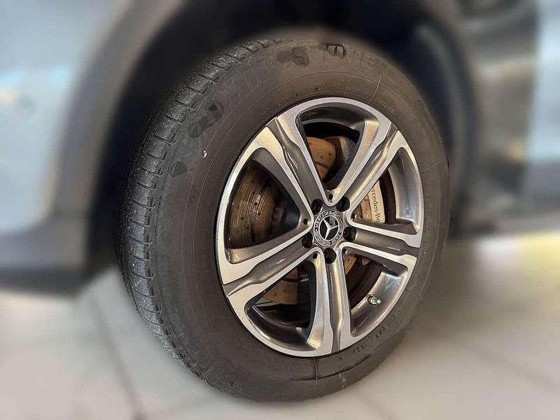 Gebraucht Mercedes GLC300e 194 PS (142 kW) 2022 Grau Coupé