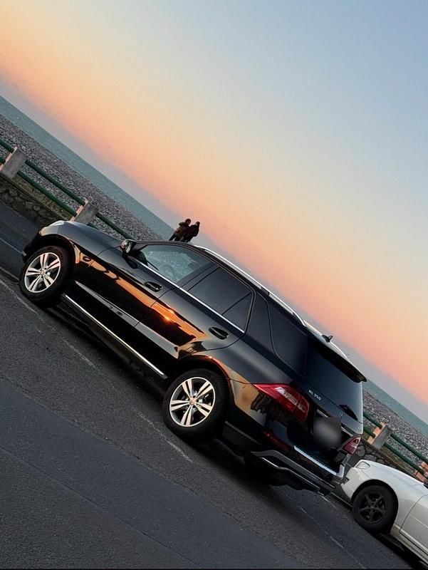 Gebraucht Mercedes ML350 258 PS (189 kW) 2014 Schwarz SUV