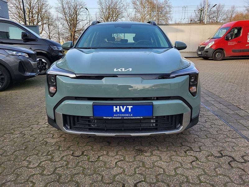 Neu Kia Stonic 101 PS (74 kW) 2026 Adventure green metallic SUV
