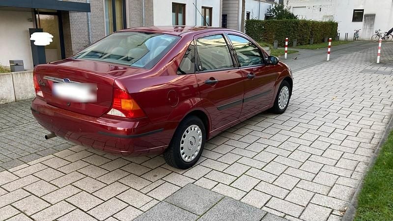 Gebraucht Ford Focus 100 PS (73 kW) 1999 Rot Limousine