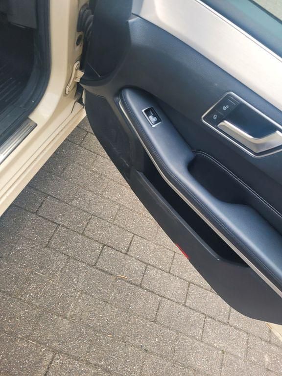 Gebraucht Mercedes E200 136 PS (100 kW) 2016 Gelb Limousine