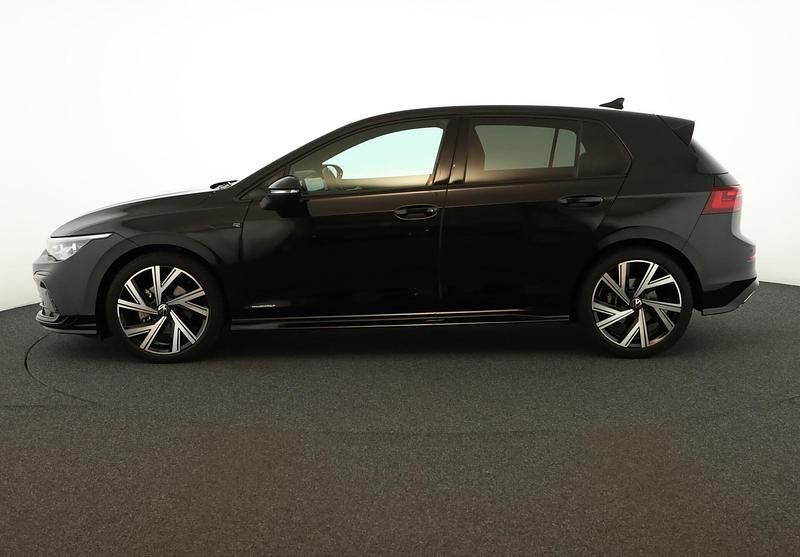 Gebraucht VW Golf R-line 150 PS (110 kW) 2024 Mythos black metallic SUV