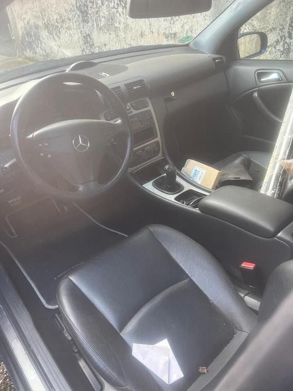 Gebraucht Mercedes C180 143 PS (105 kW) 2002 Blau Coupé