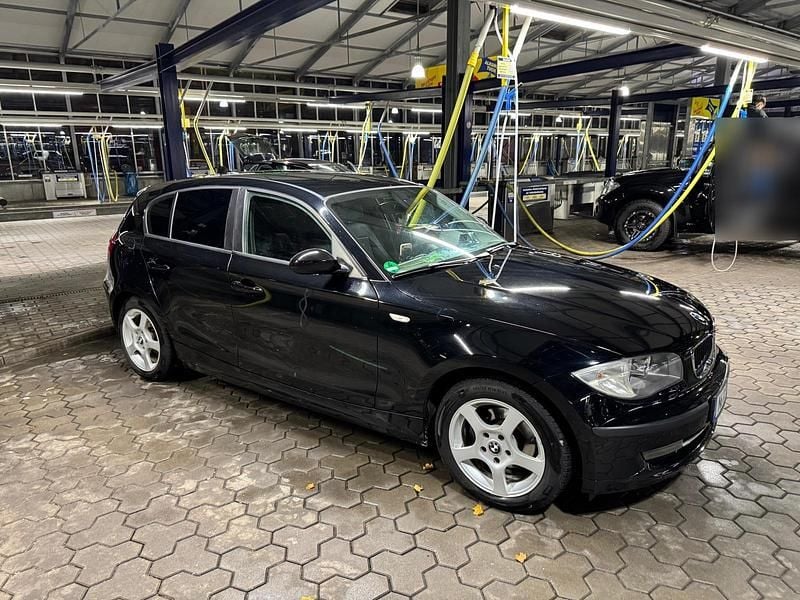Gebraucht BMW 118 2009 Schwarz Kleinwagen
